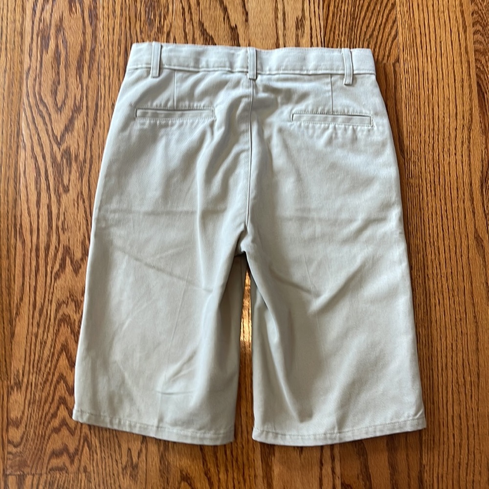 Boys Izod Khaki Shorts (size: 12) - Picture 2 of 3